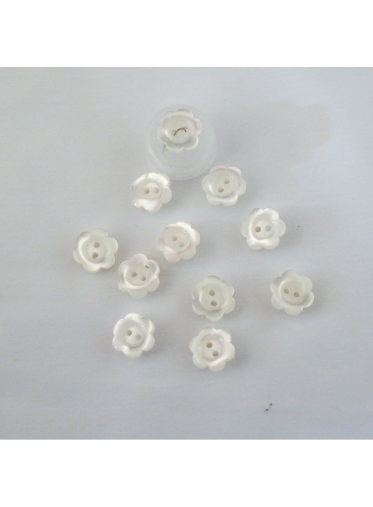 Off-white floral border button